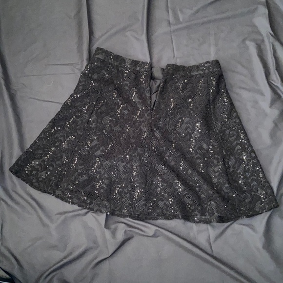 Eci Skirt - Picture 2 of 2